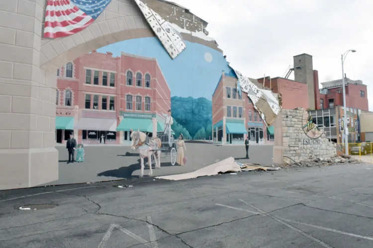 Murals lost as Steubenville building comes down